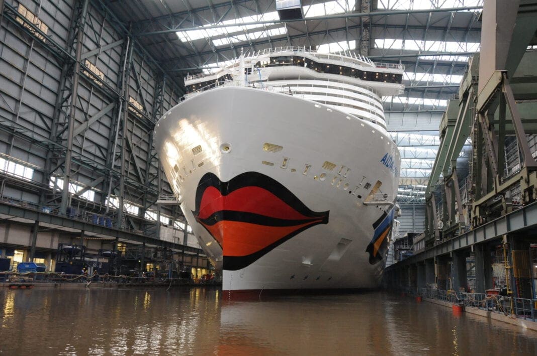 AIDAnova im Baudock der Meyer Werft. Foto: Christoph Assies