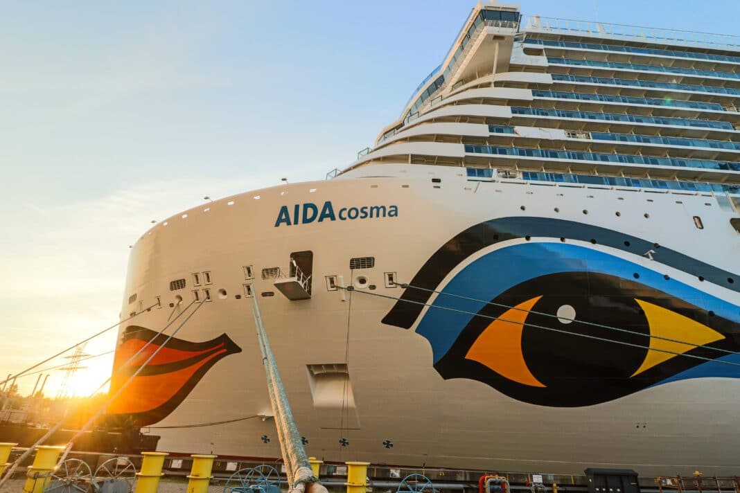 Die AIDAcosma weicht einem Sturm aus und läuft Kiel an. Foto: Christoph Assies