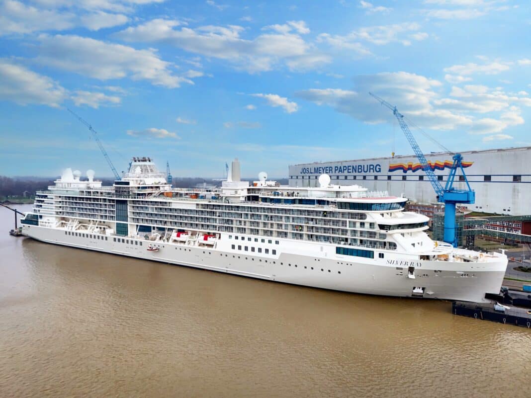 Die Silver Ray liegt derzeit vor der Meyer Werft in Papenburg. Foto: Meyer Werft