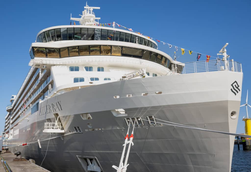 Silversea hat die Silver Ray, das zweite Kreuzfahrtschiff der innovativen Nova-Klasse, von der MEYER WERFT übernommen. Foto: © MEYER WERFT