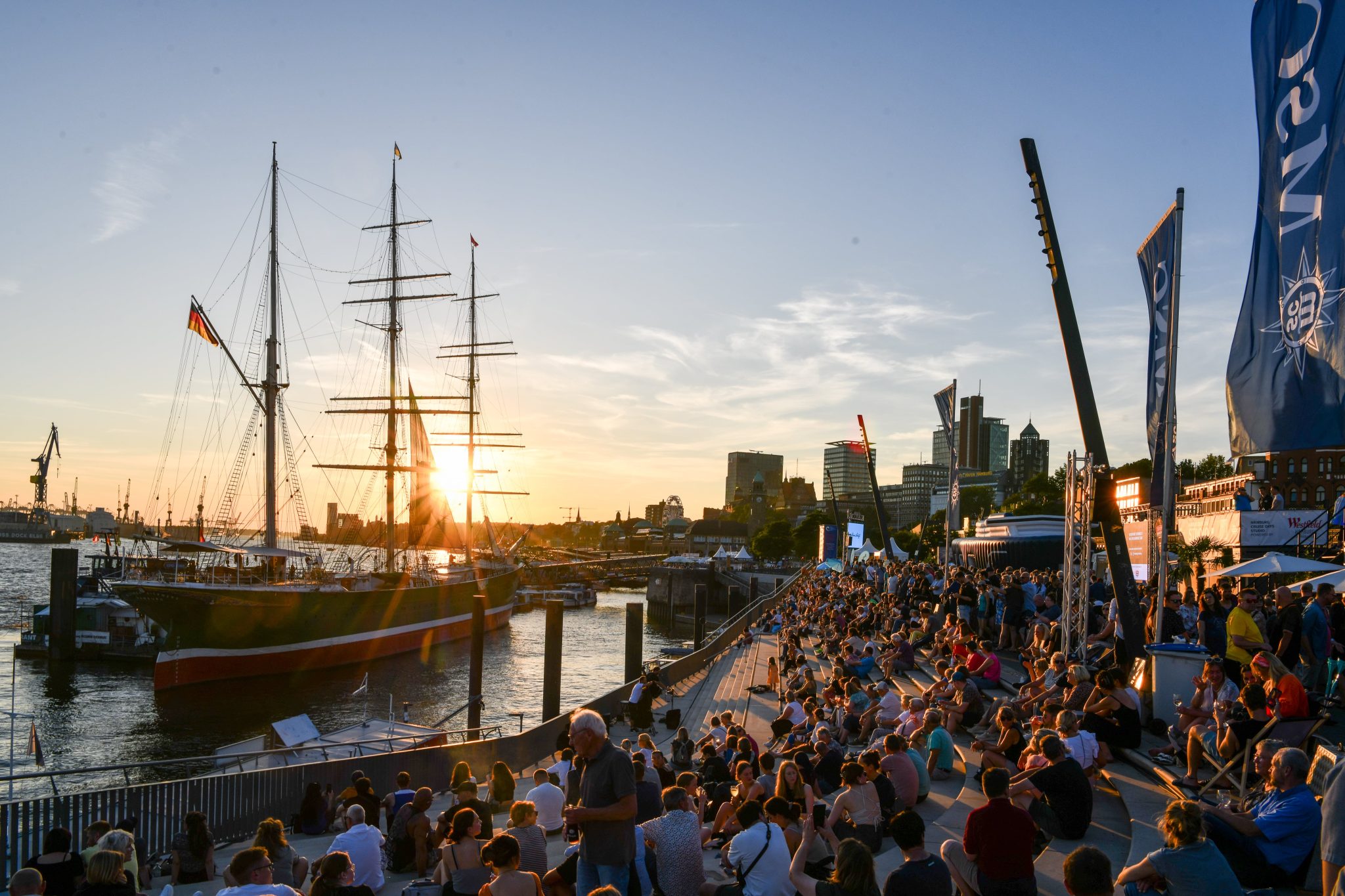 Einmal-Fernweh-und-zur-ck-Warum-die-Hamburg-Cruise-Days-2025-eine-Reise-wert-sind