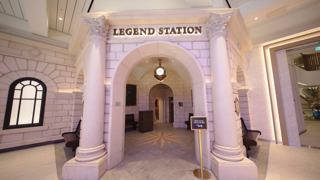 Royal Railway Legend Station auf Deck 6 an Bord der Legend of the Seas, Foto: Royal Caribbean